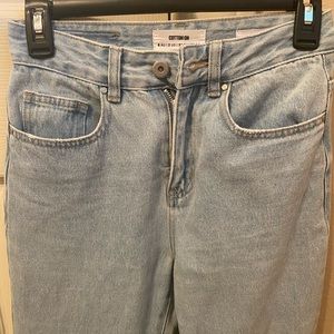 Cotton On woman jean size 2US